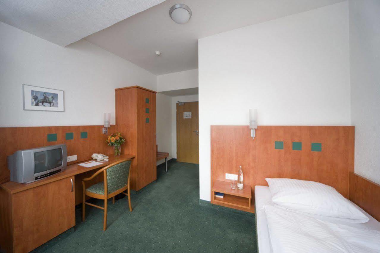 Stadthotel Duesseldorf エクステリア 写真